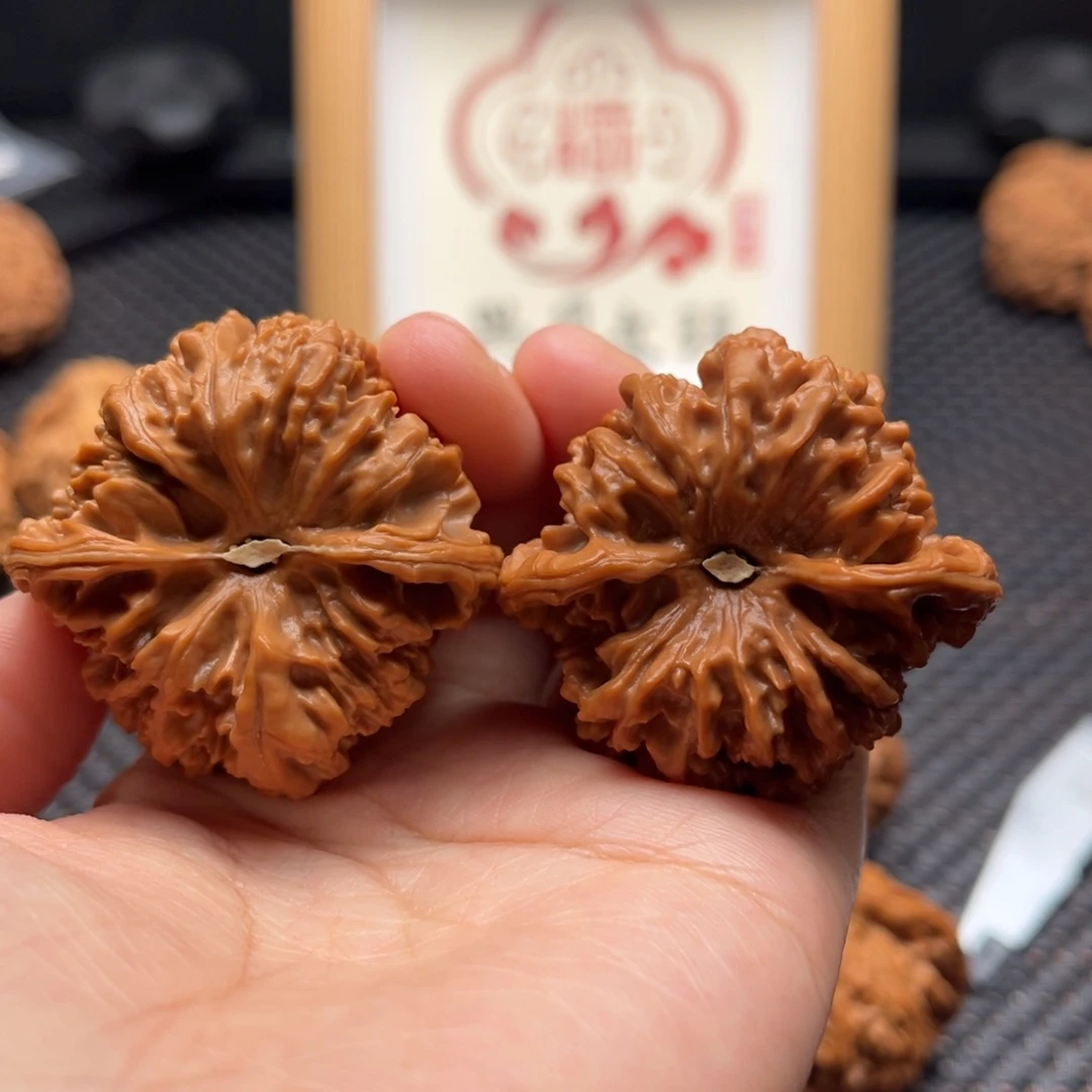 吊坠文玩核桃哈*拉全品满天星