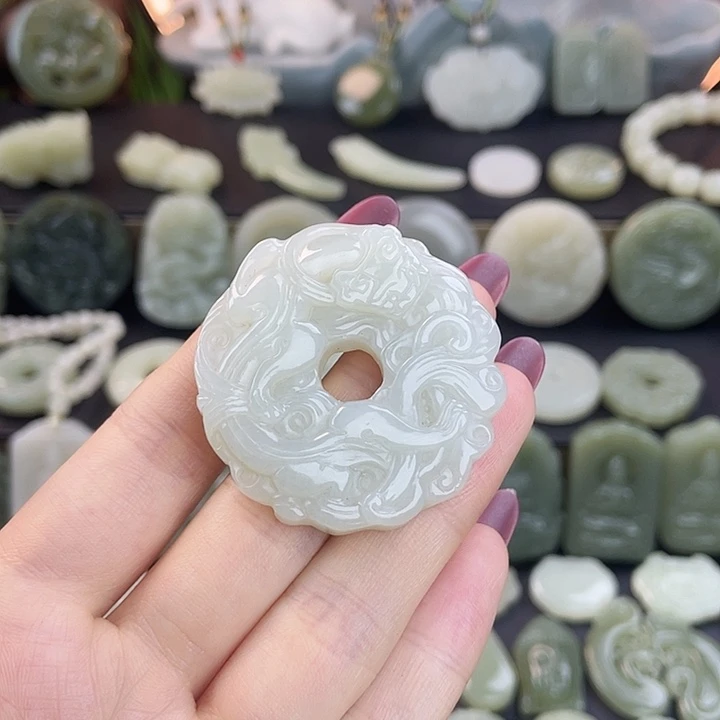 和田玉未镶嵌颈饰