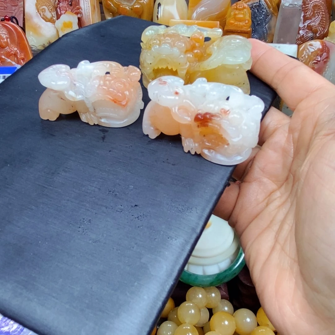 石英质玉（黄龙玉）颈饰未镶嵌