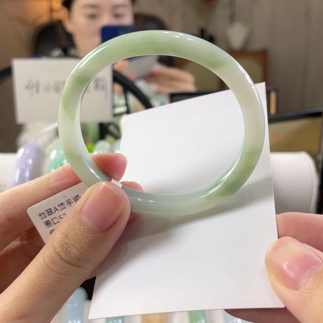 翡翠未镶嵌手镯（贵妃镯）缅甸翡翠16