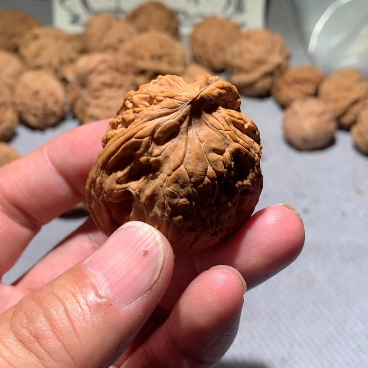 文玩核桃吊坠狗****旺文玩核桃单只尖裂