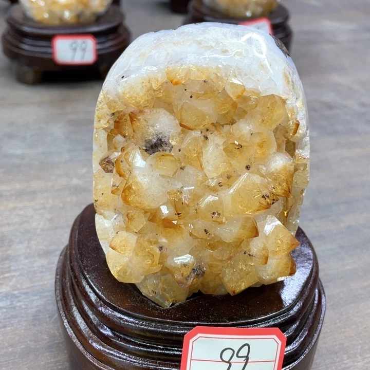 水晶摆件未镶嵌捡漏