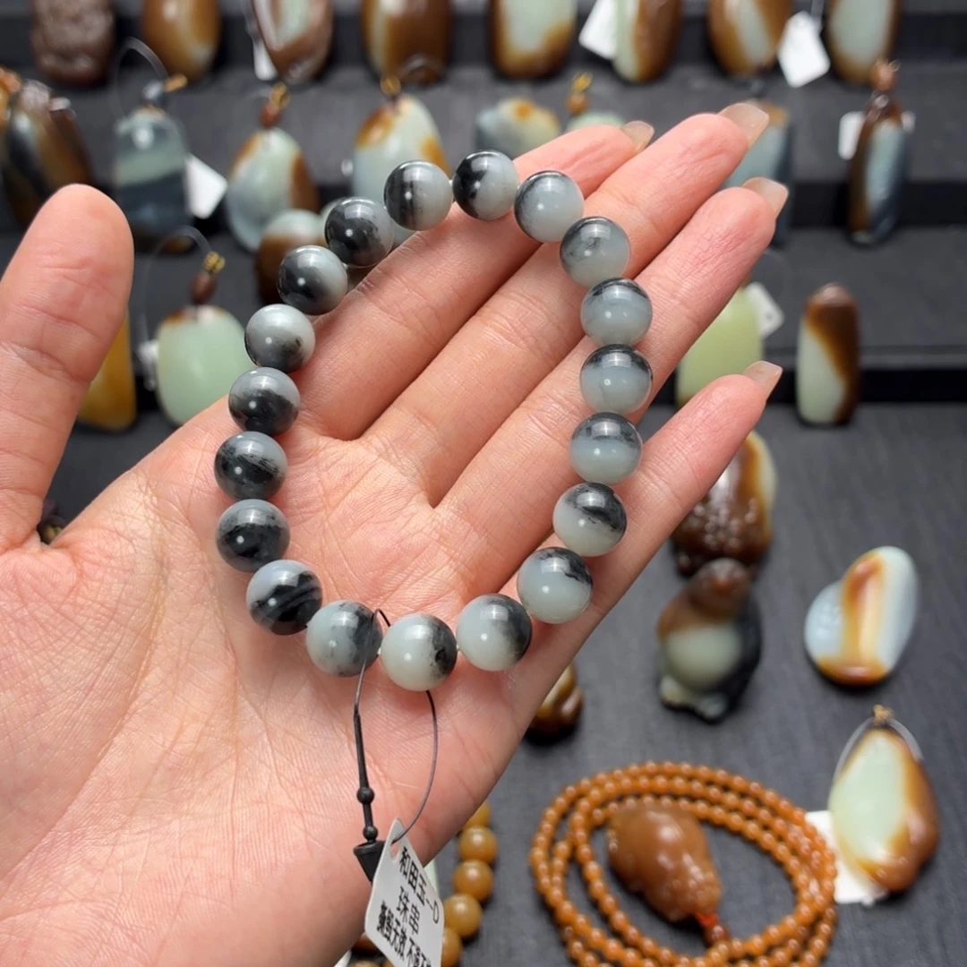 钟***馗和田玉未镶嵌颈饰