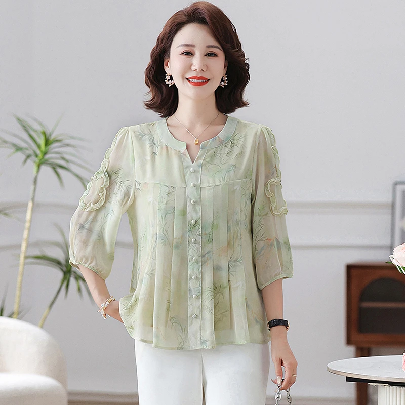 2025年夏季薄款宽松妈妈衬衫宽松减龄中袖印花碎花小衫中老年女装