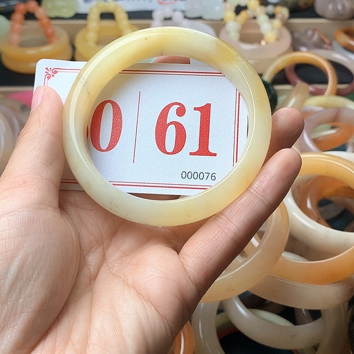 石英质玉（黄龙玉）未镶嵌手镯