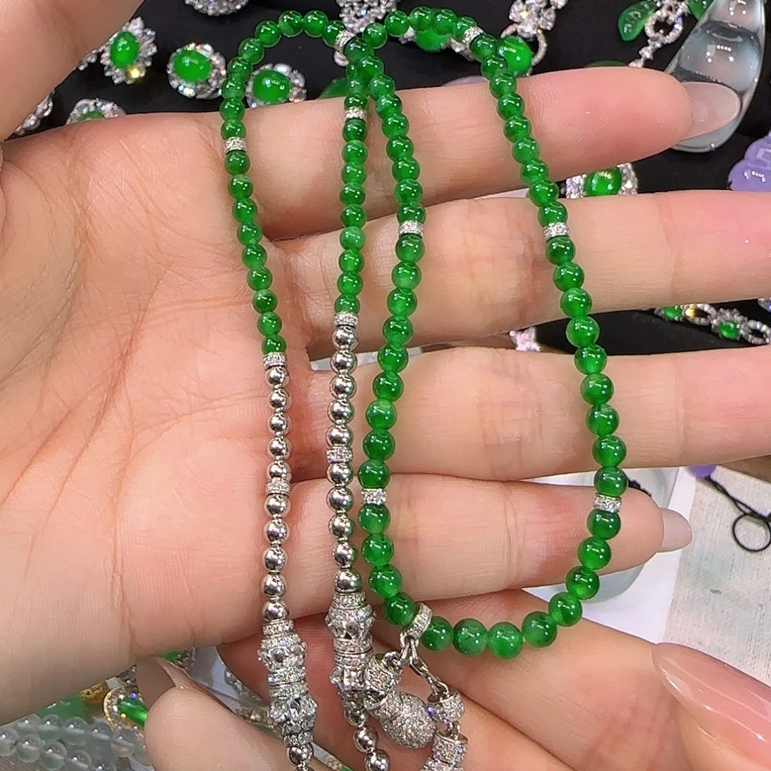 翡翠18K金镶嵌戒指