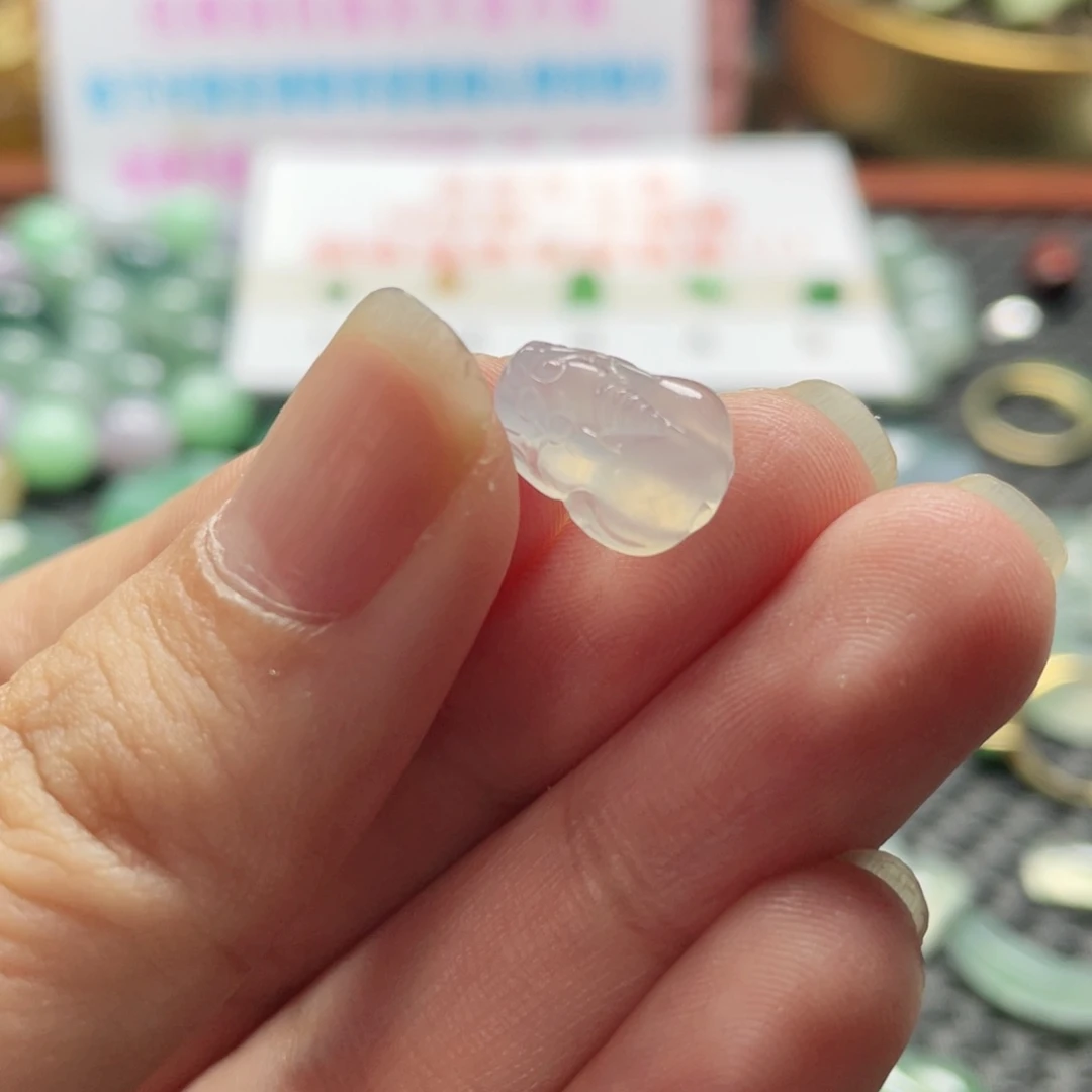 未镶嵌挂件翡翠  翡翠