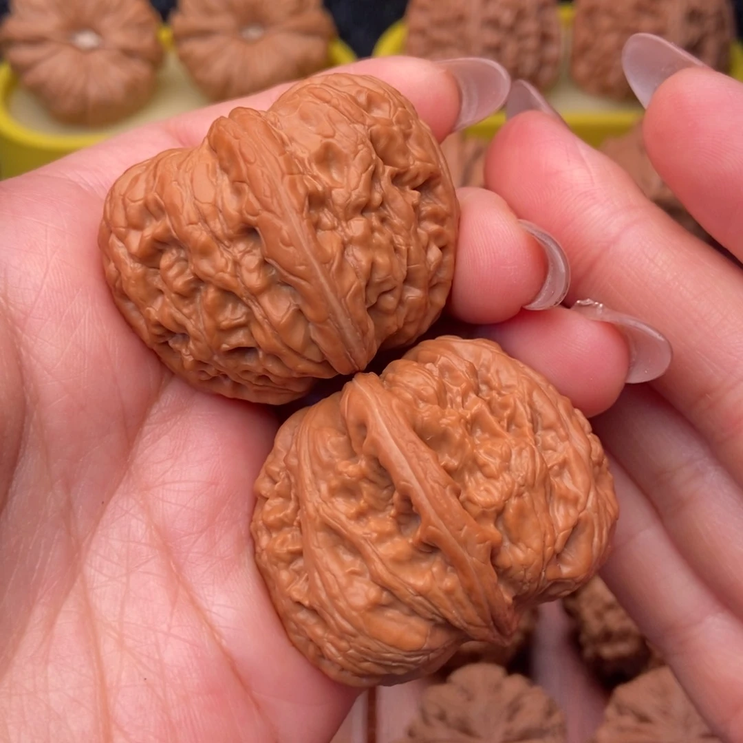 把件文玩核桃42老树红皮 粗筋 翘头元宝