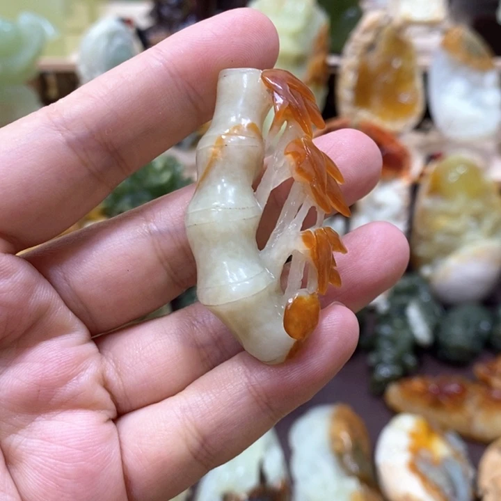 未镶嵌蛇纹石玉颈饰