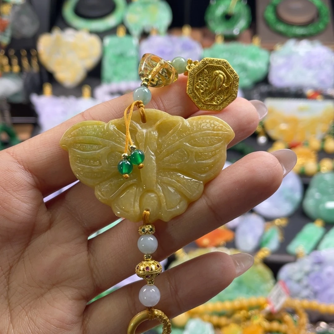 翡翠未镶嵌挂件待编织