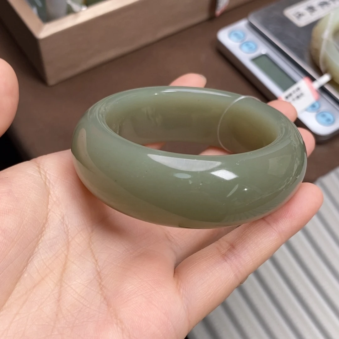 和田玉手镯未镶嵌青白手镯54#