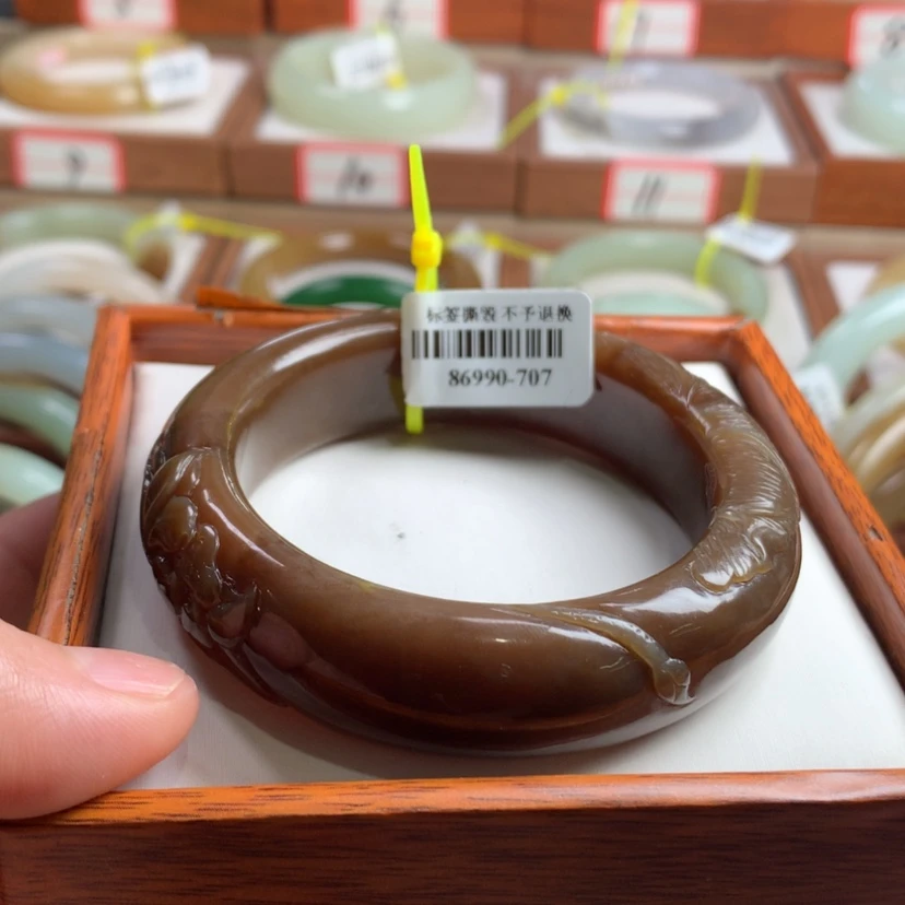 【闪购商品】和田玉手镯未镶嵌55