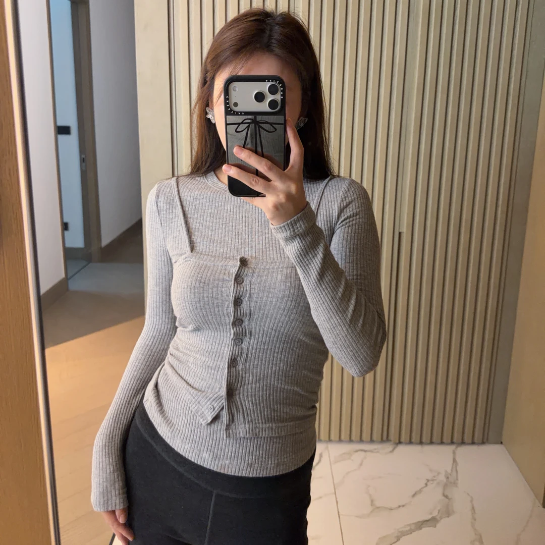 Amarilli 扣子叠穿修身两件套上衣