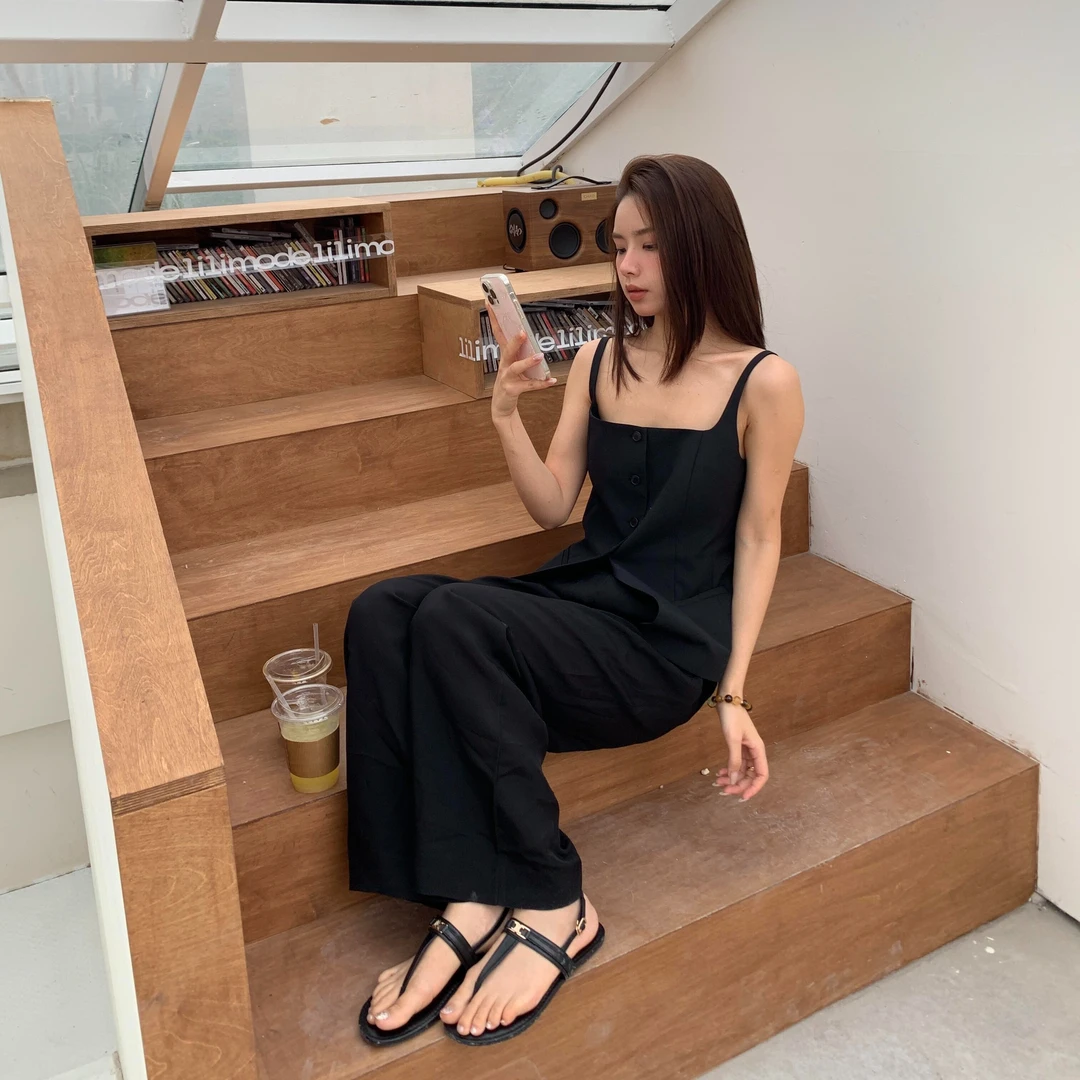 2025新款小众设计感网红吊带背心上衣休闲简约时尚宽松长裤套装