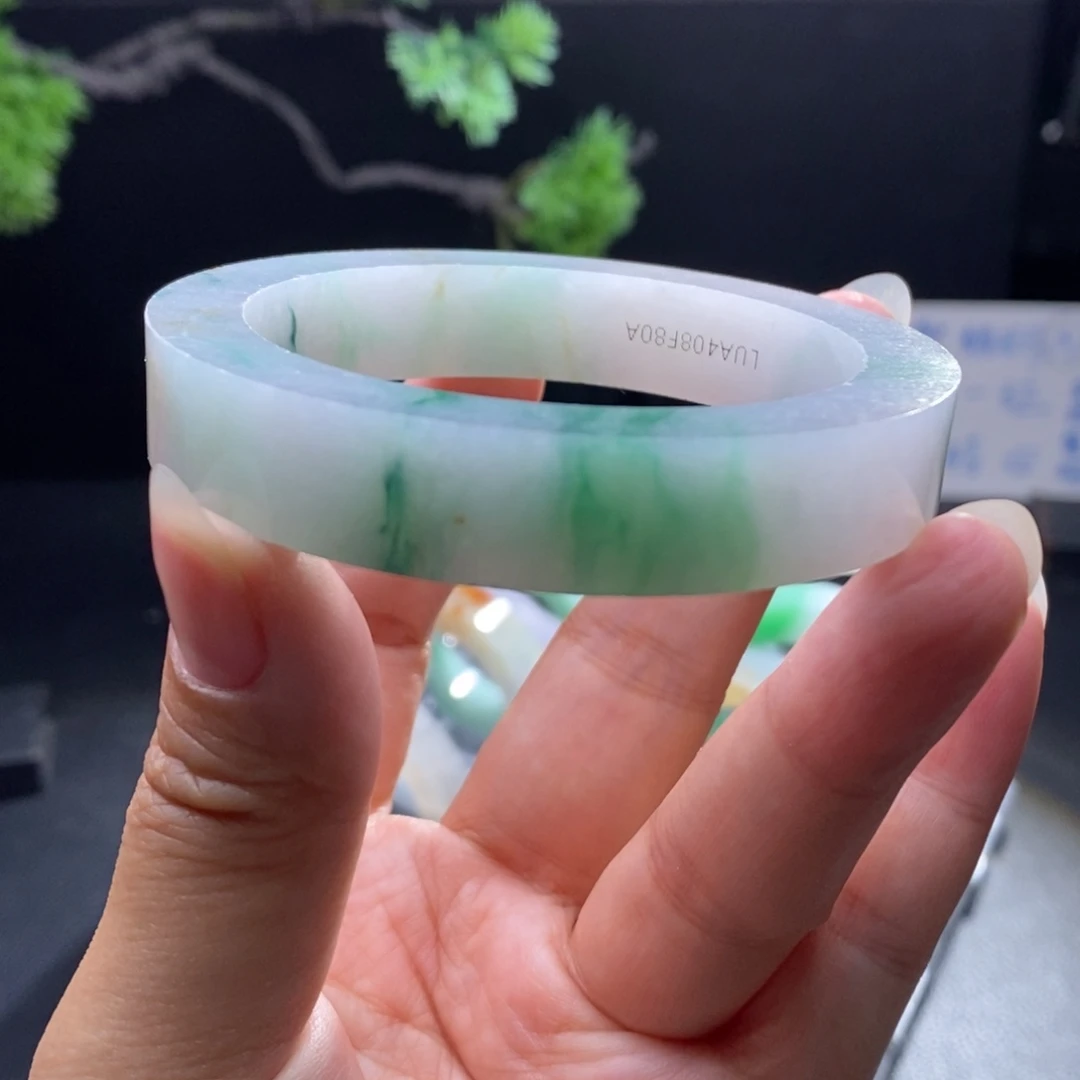 定制翡翠未镶嵌翡翠手镯