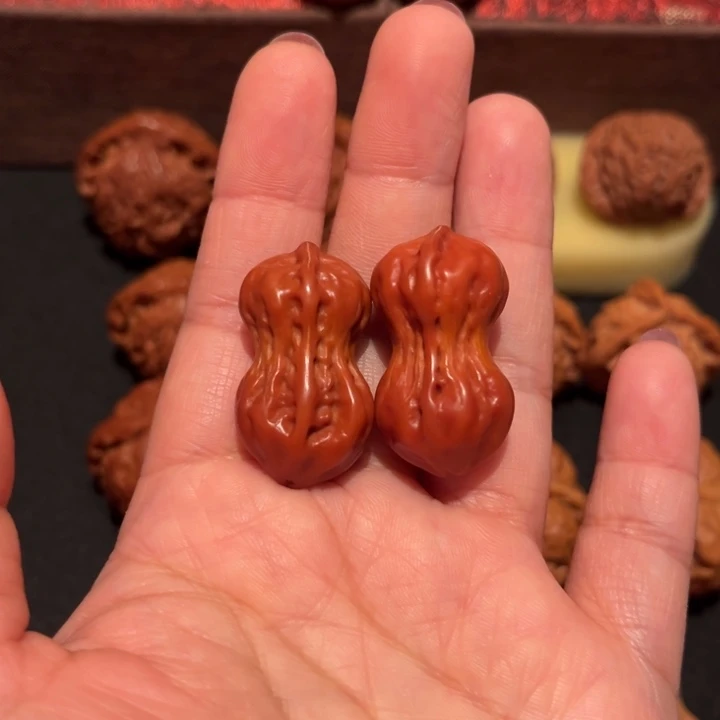 文玩核桃吊坠小花生