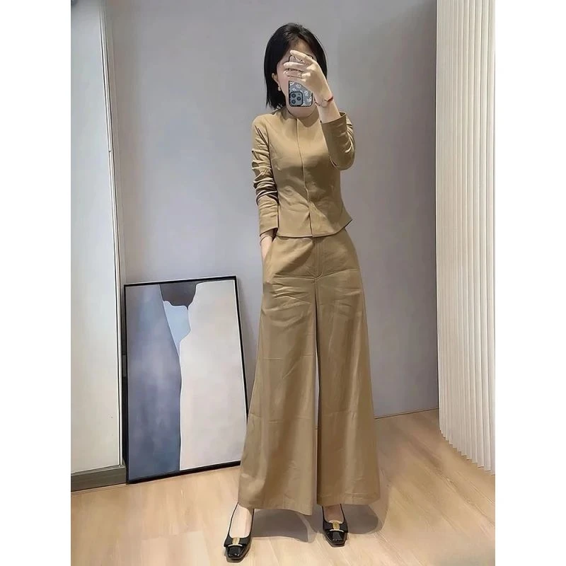 大方得体穿搭一整套巨好看高端气质小香风掐腰卡其色上衣套装裤秋