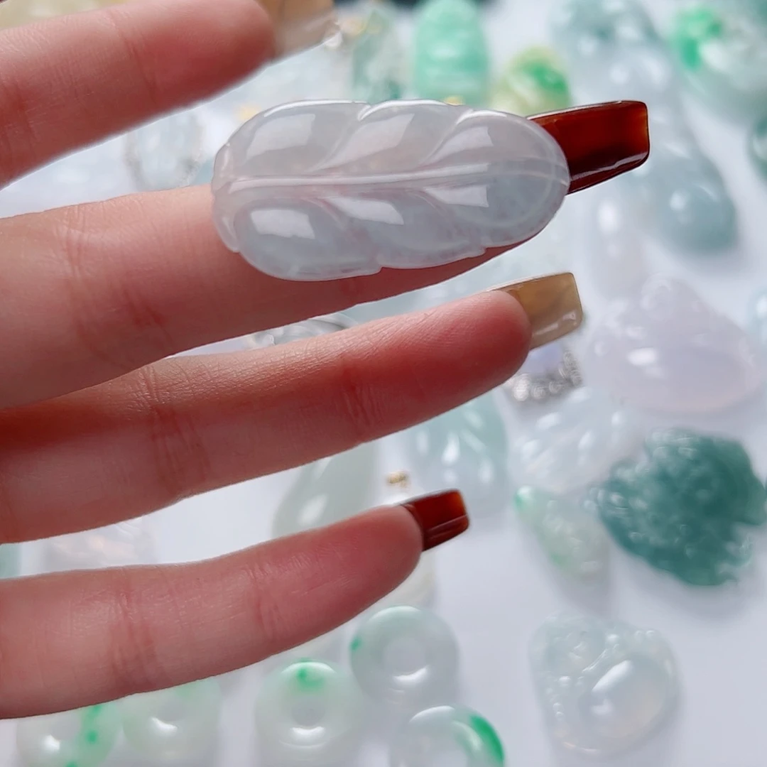 翡翠颈饰未镶嵌翡翠吊坠