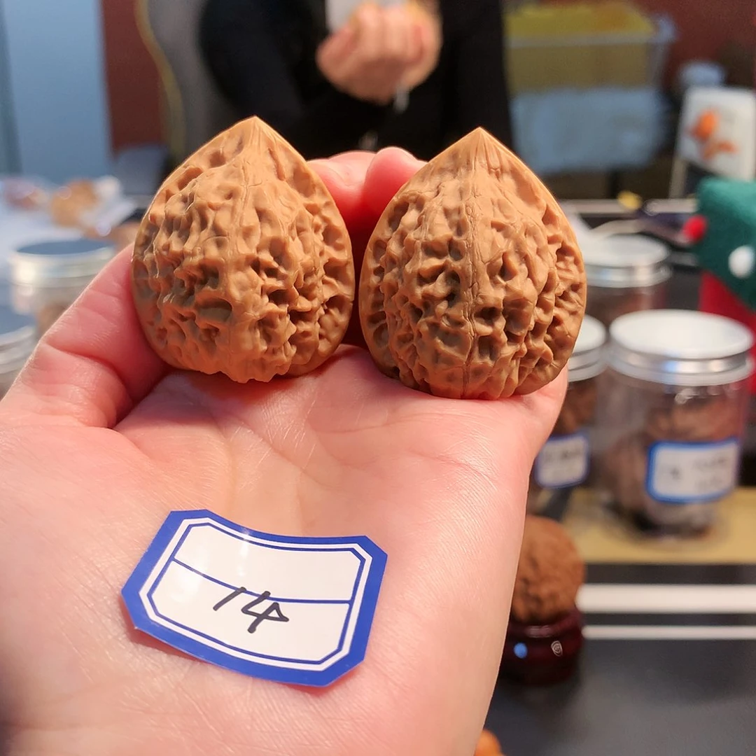 【闪购商品】吊坠文玩核桃穿山甲 35尺