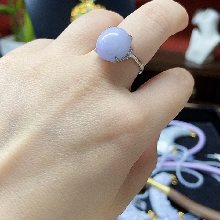 翡翠未镶嵌颈饰戒指