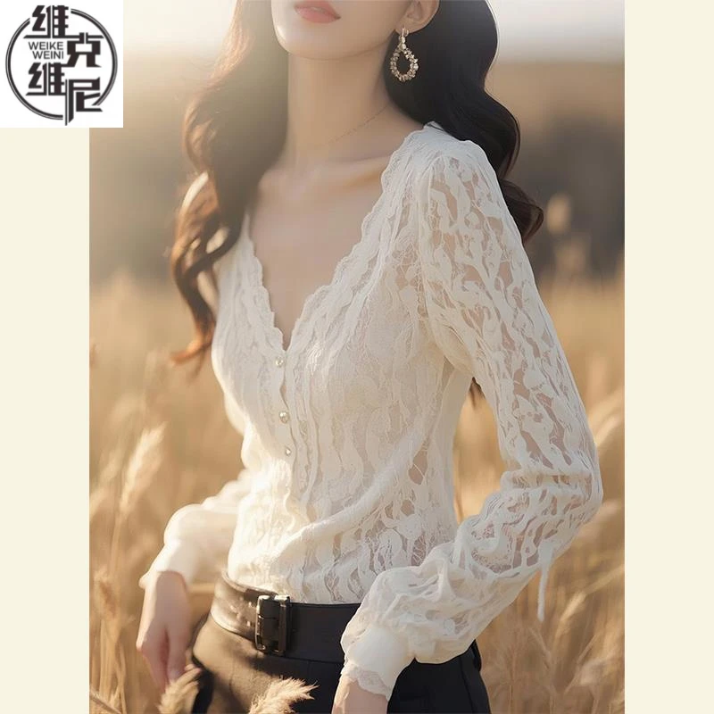 早春法式独特别致时尚洋气冷淡系小众轻奢高级感白色蕾丝V领衬衫
