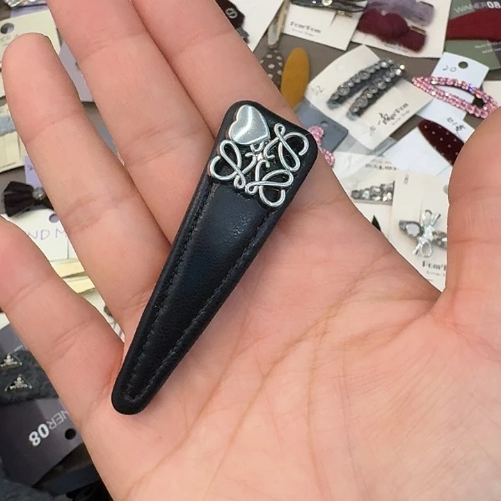 小****皮质铁合金皮皮拜拜