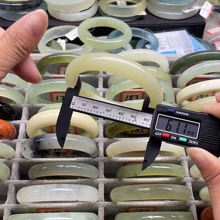 未镶嵌蛇纹石玉手镯168