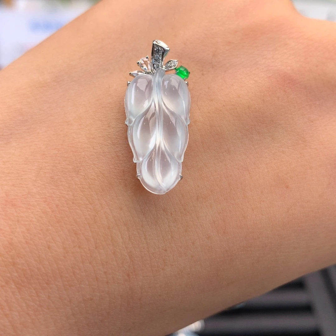 翡翠未镶嵌颈饰白冰叶子吊坠（买断价6650）