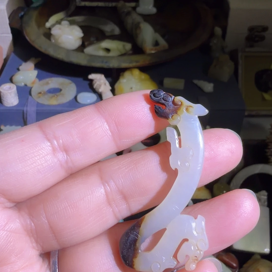 传***奇和田玉未镶嵌颈饰