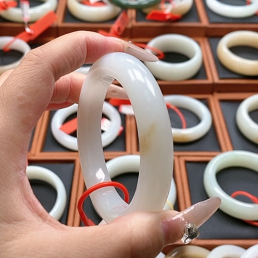 【闪购商品】未镶嵌手镯和田玉