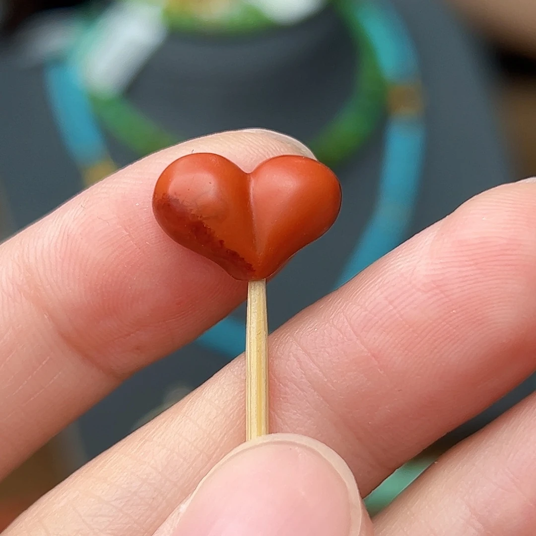 南红玛瑙未镶嵌珠宝奇石