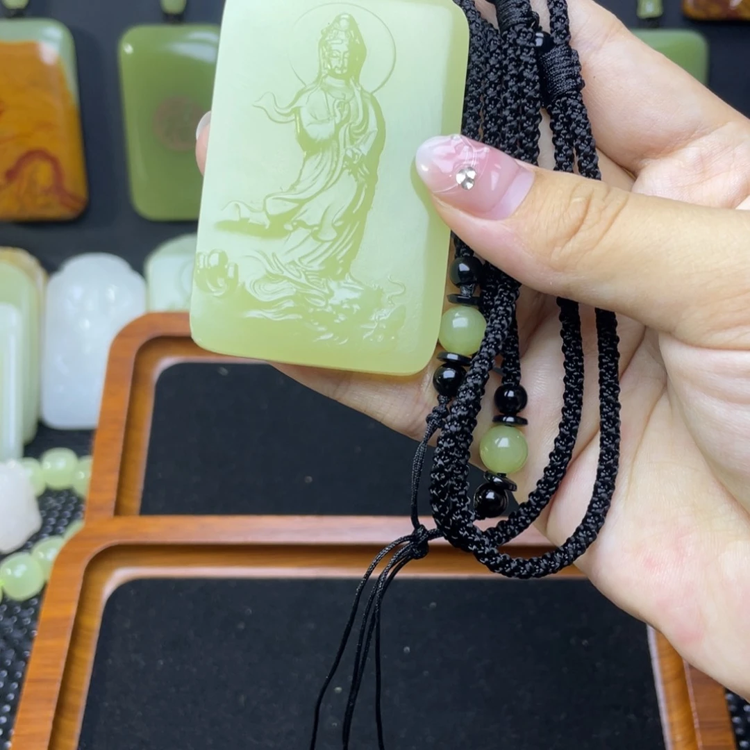 昆仑山料观音吊坠