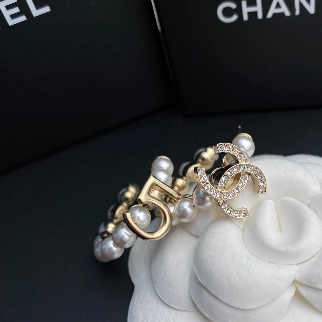 全新未使用 Chanel/香奈儿 经典双C 5号logo珍珠圆环S4730