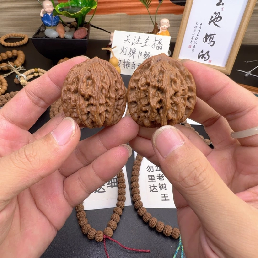 把件文玩核桃回血文玩核桃麻核桃虎头一对38尺