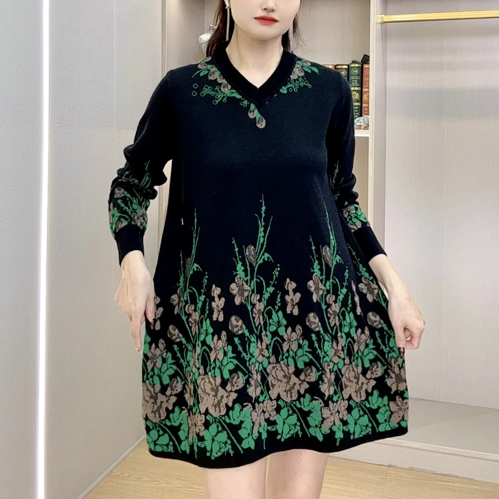 【110】秋冬女款针织衫中长款毛衣裙宽松大码显瘦V领针织衫