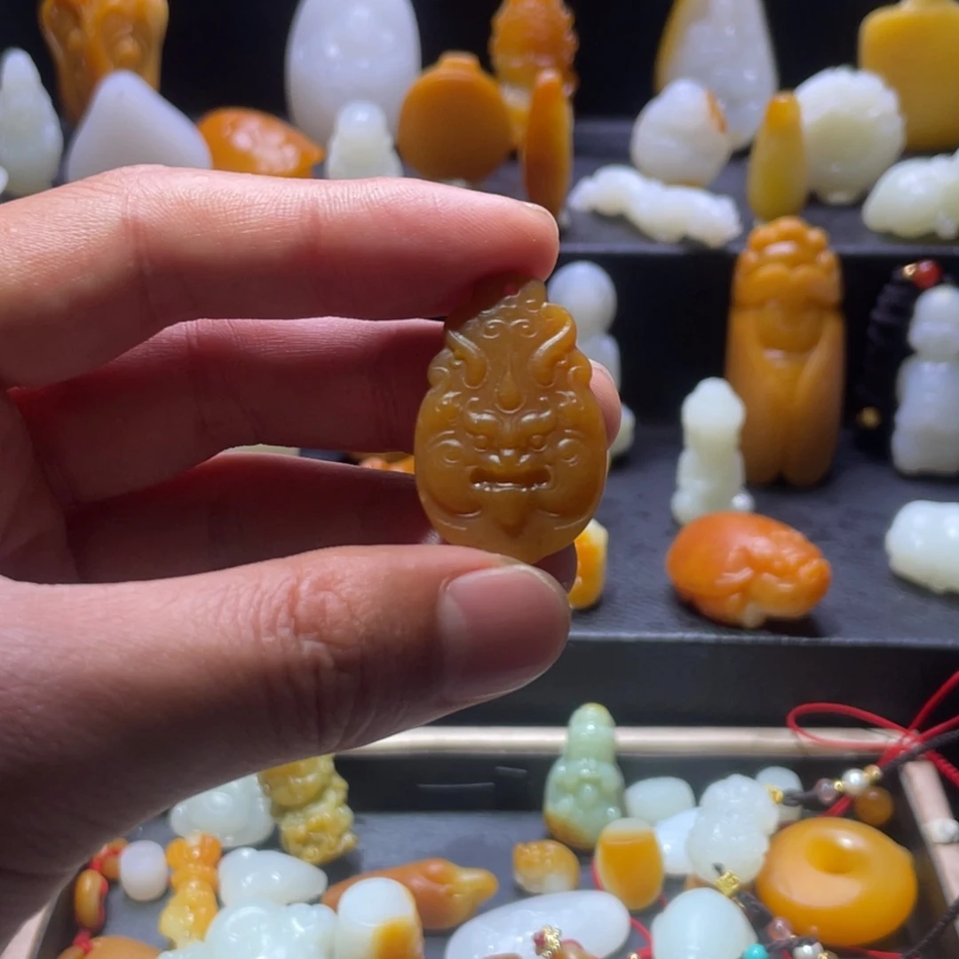 和田玉未镶嵌挂件?