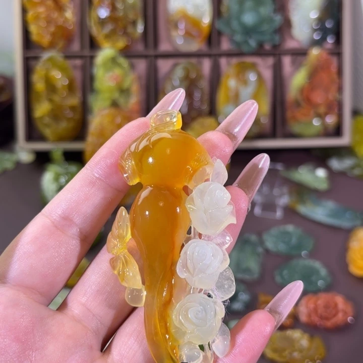 未镶嵌蛇纹石玉颈饰璐