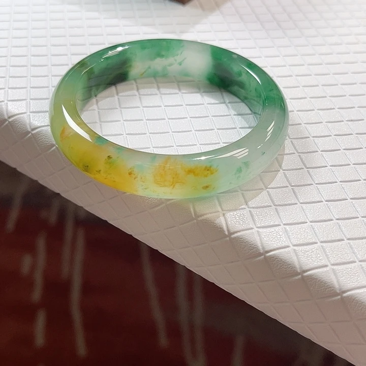 石英质玉未镶嵌手镯