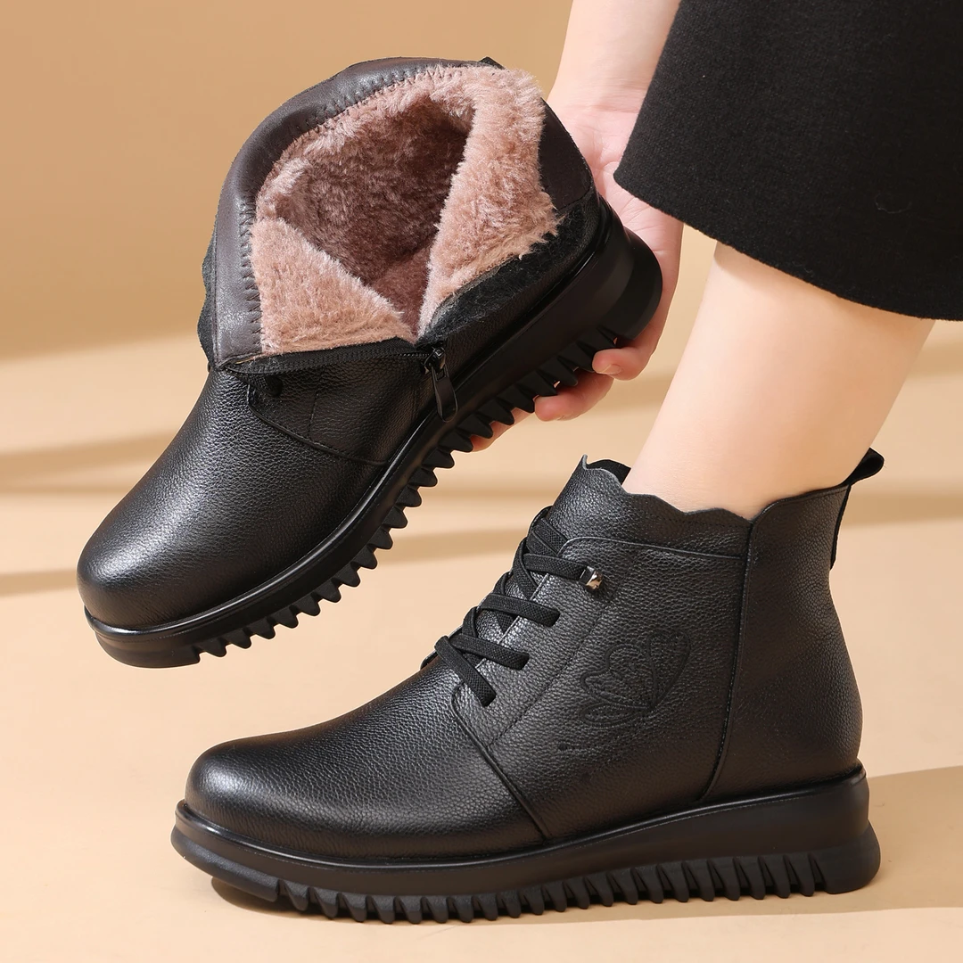 妈妈棉鞋真皮冬季保暖加绒中老年人牛筋底女鞋超软底平底大码短靴