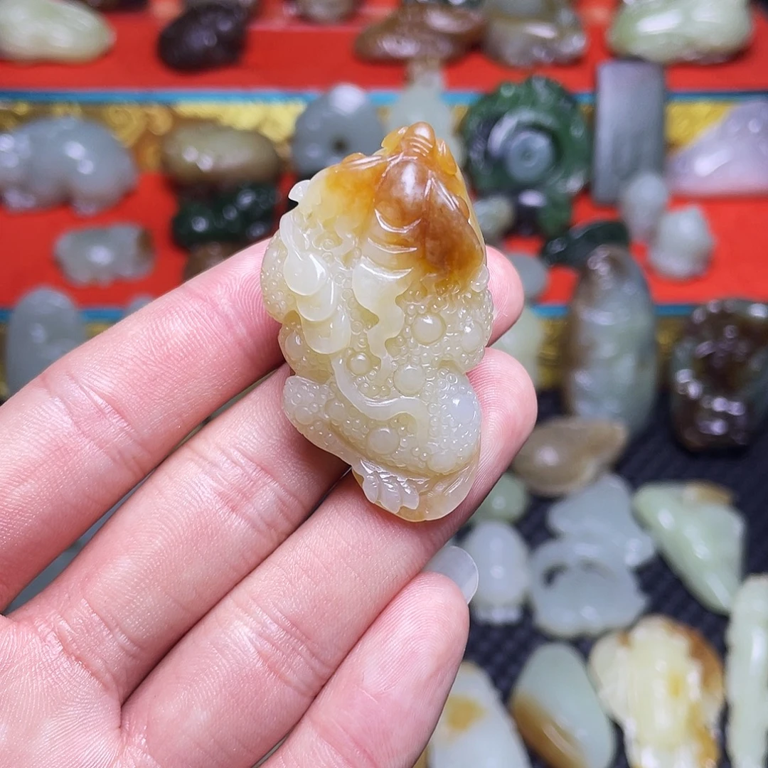 Y***a和田玉未镶嵌颈饰