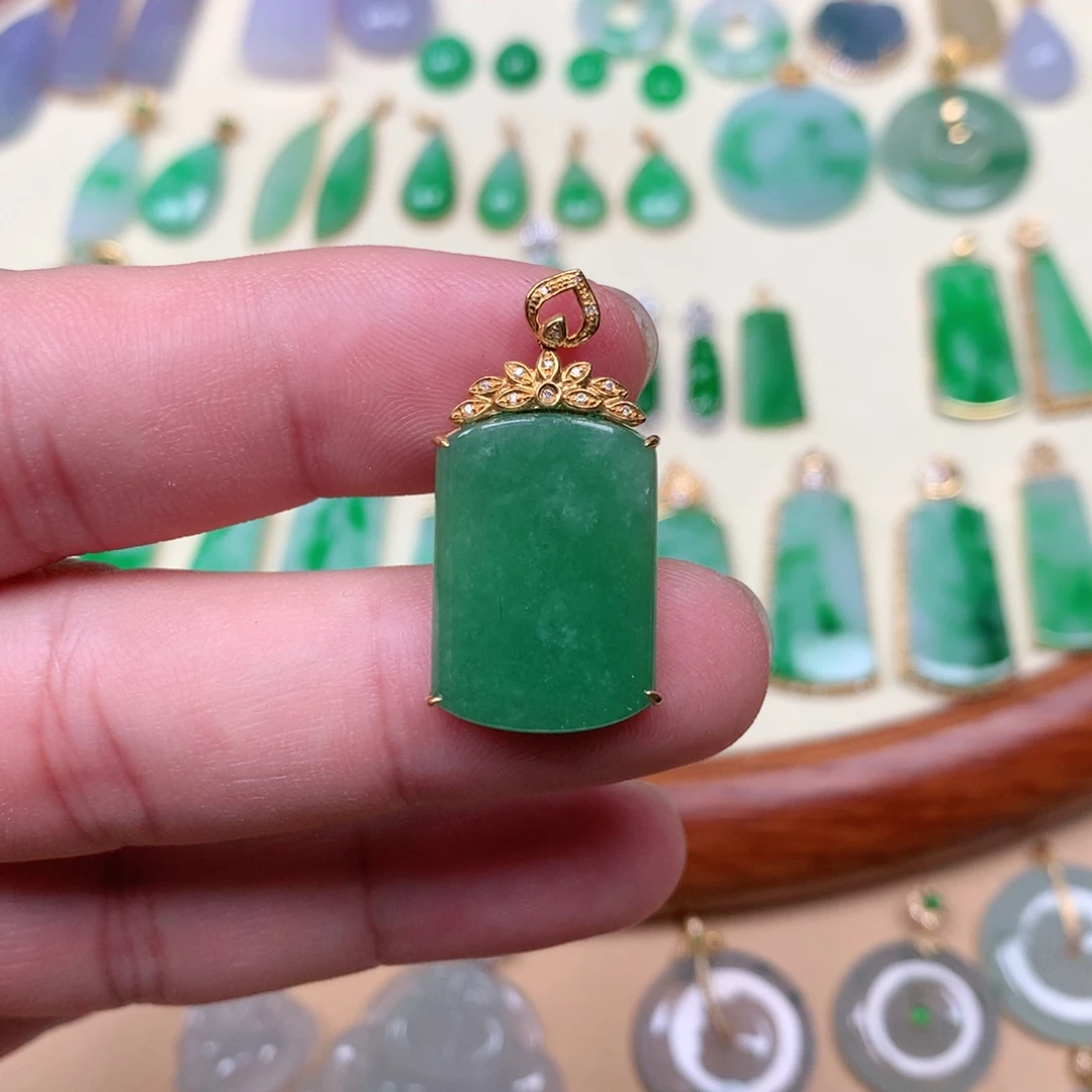 翡翠吊坠(不含链)18K金镶嵌
