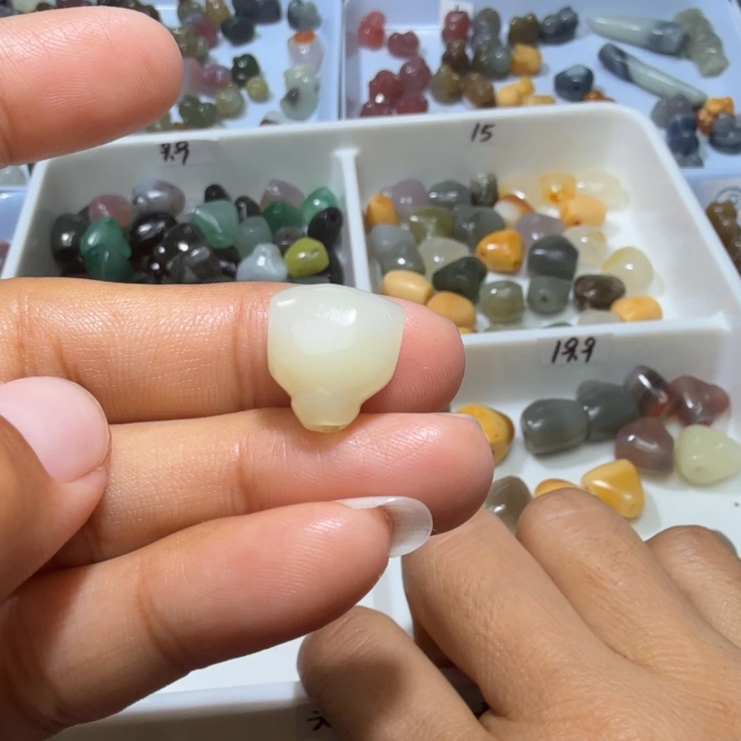 水***芝和田玉未镶嵌珠宝奇石