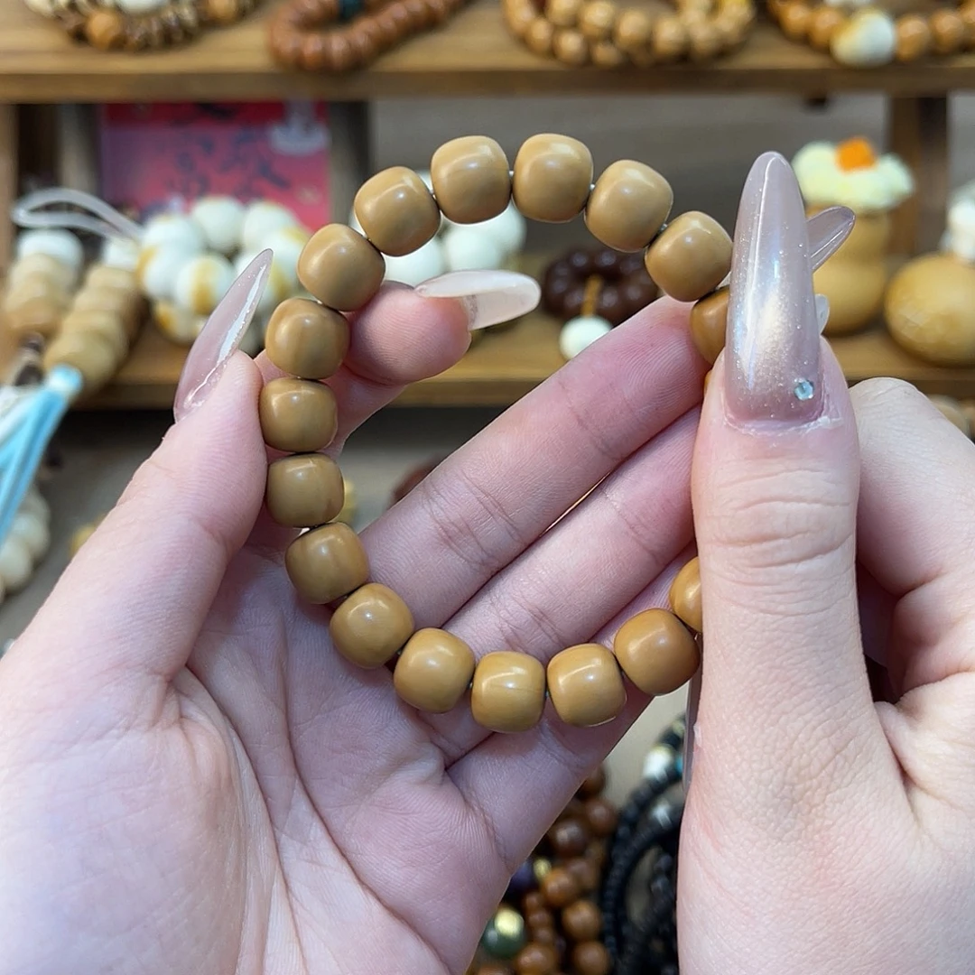 懿***吊坠猴头核桃猴头手串