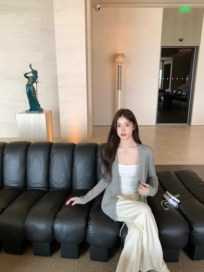 初秋出行韩系穿搭简约减龄针织开衫女新款休闲风百搭外套防晒罩衫