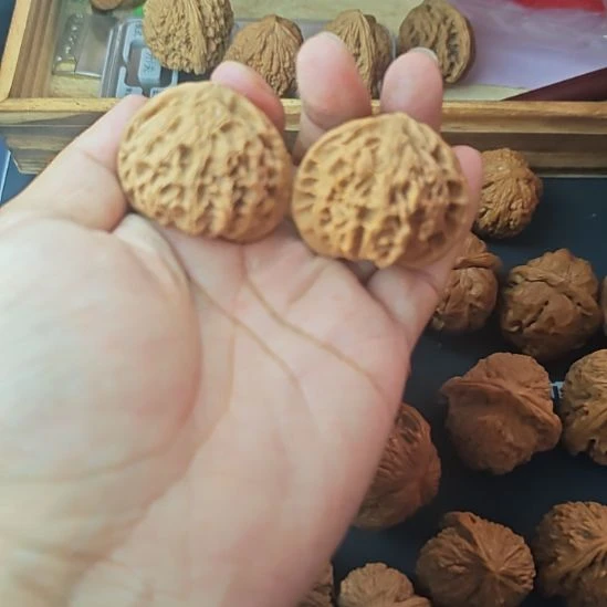 文玩核桃把件宫灯狮子头