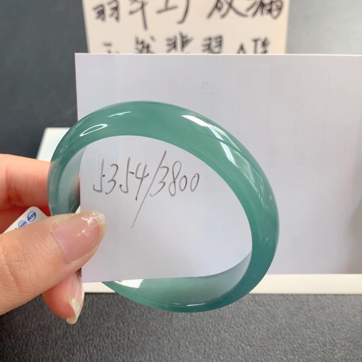 翡翠手镯未镶嵌天然翡翠