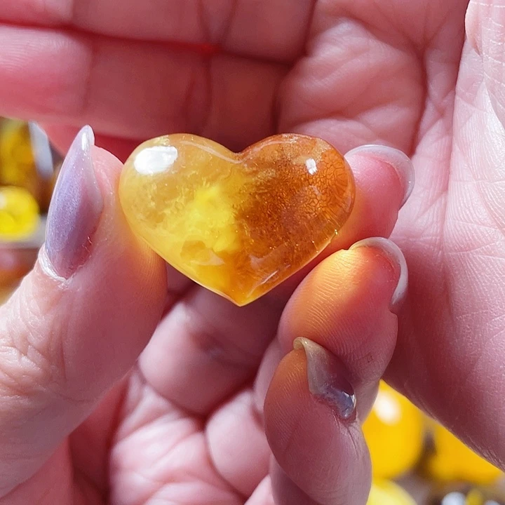 琥珀未镶嵌裸石吊坠