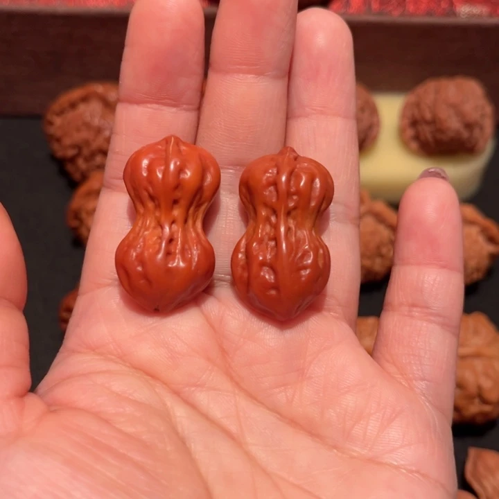 文玩核桃吊坠小花生