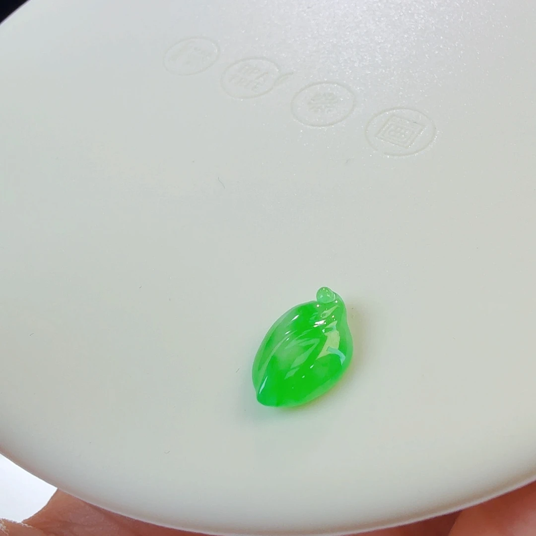 翡翠裸石冰阳绿叶子