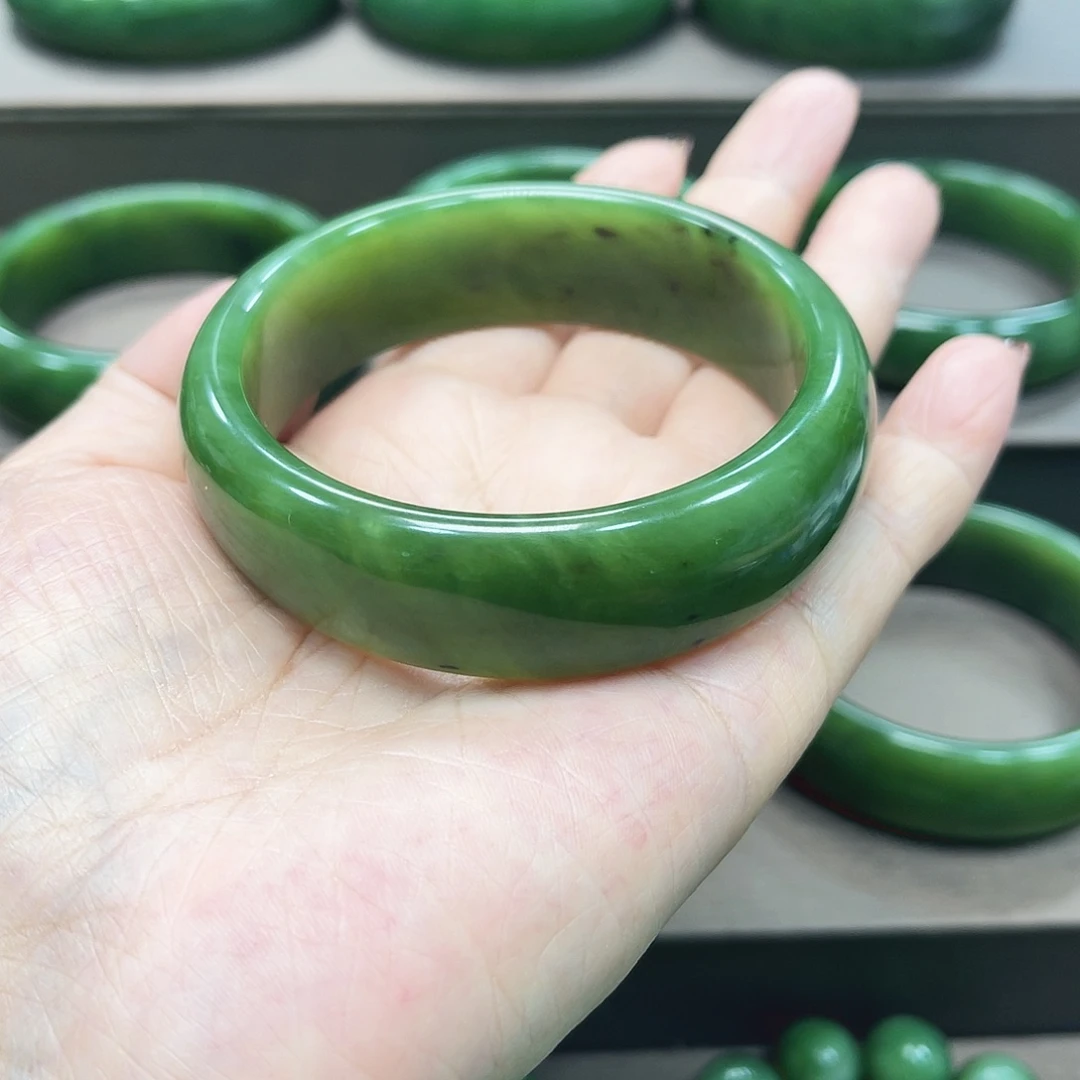 和田玉（碧玉）未镶嵌手镯